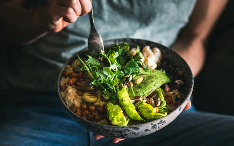 How Bodybuilders Burn Belly Fat: Cutting Meal Plan, Calories, and Duration