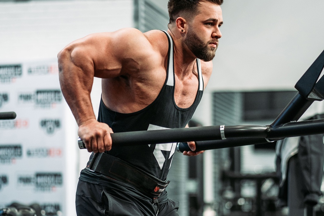 How to Set Up Chest Dips