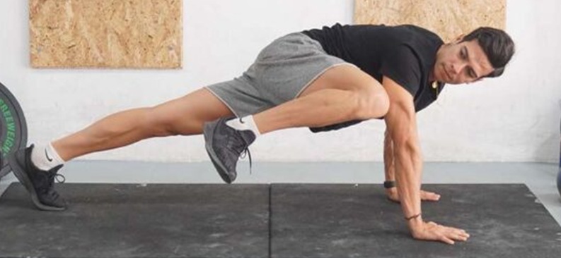 Spiderman Plank for Oblique Hypertrophy Spiderman Plank for Oblique Hypertrophy